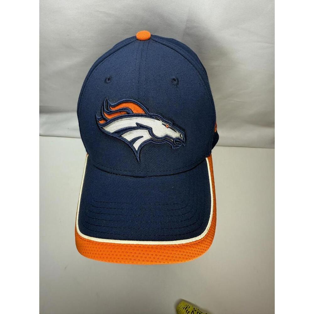 Denver‎ Broncos Hat Cap Fitted Mens Medium Navy NFL Football 39THIRTY New Era